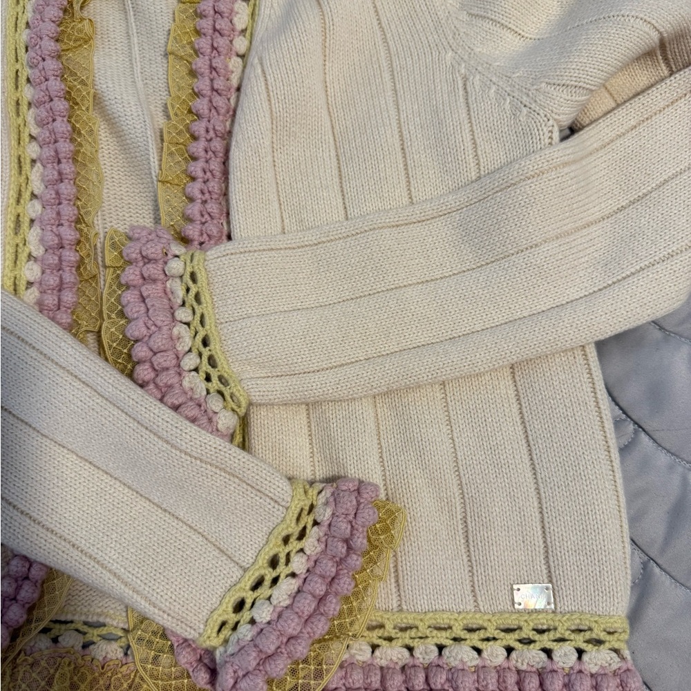 Authentic CHANEL Cream Cashmere Cardigan Sweater Size 38 - Picture 8 of 16
